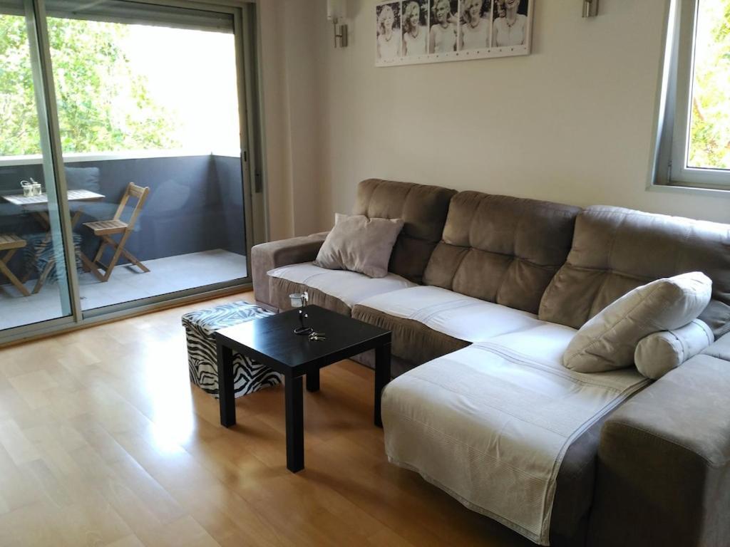 Luxury Flat, 3 Bedrooms, 2 Bathrooms And Swimming Pool Next To The Beach!! Sant Adrià de Besòs Eksteriør billede