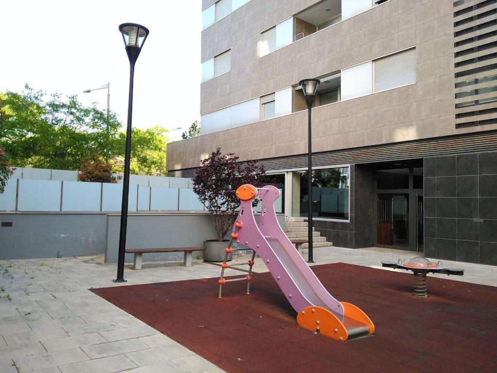 Luxury Flat, 3 Bedrooms, 2 Bathrooms And Swimming Pool Next To The Beach!! Sant Adrià de Besòs Eksteriør billede