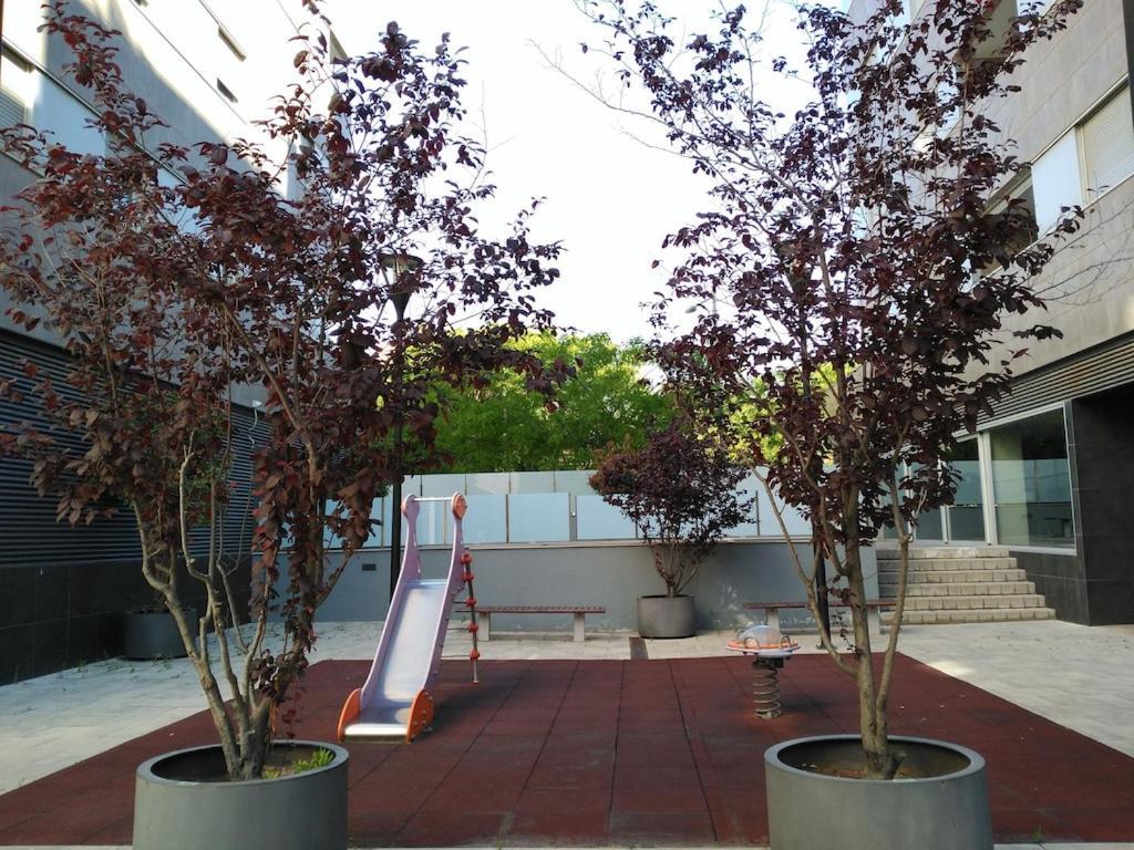 Luxury Flat, 3 Bedrooms, 2 Bathrooms And Swimming Pool Next To The Beach!! Sant Adrià de Besòs Eksteriør billede